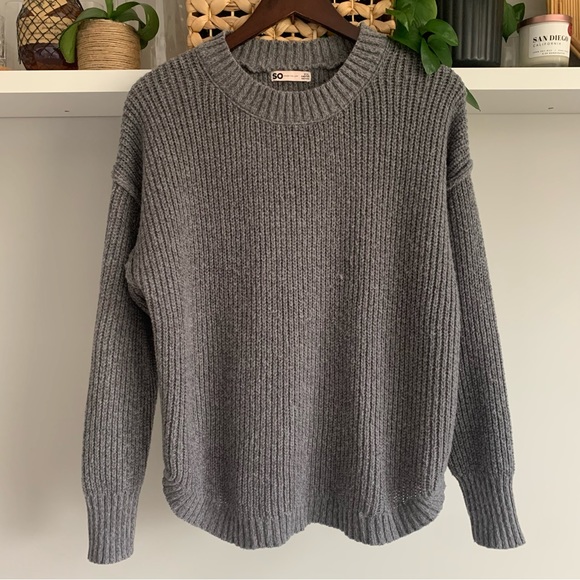 • [SO] Grey Scoop Neck Sweater • - Picture 12 of 12